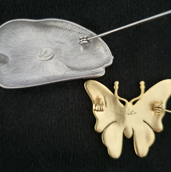 Estate Vintage LC Signed Brooches/Pins - Picture 4 of 8